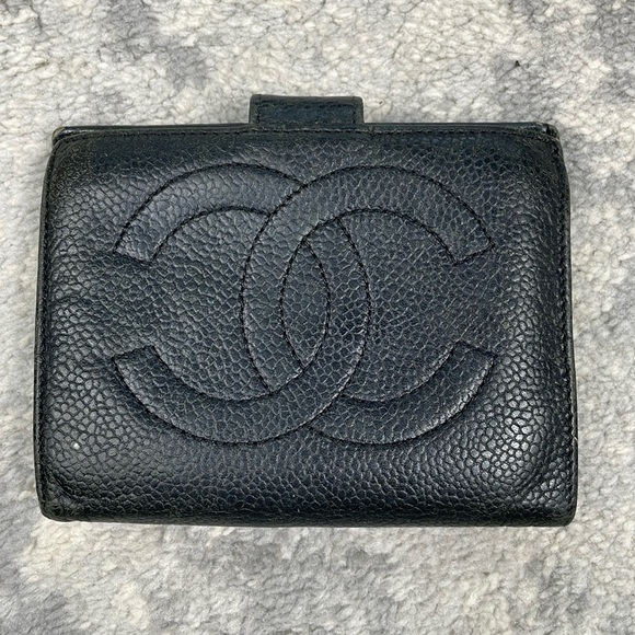 Chanel Caviar Skin Black Leather Bifold Compact Wallet CC Kisslock - Picture 1 of 17